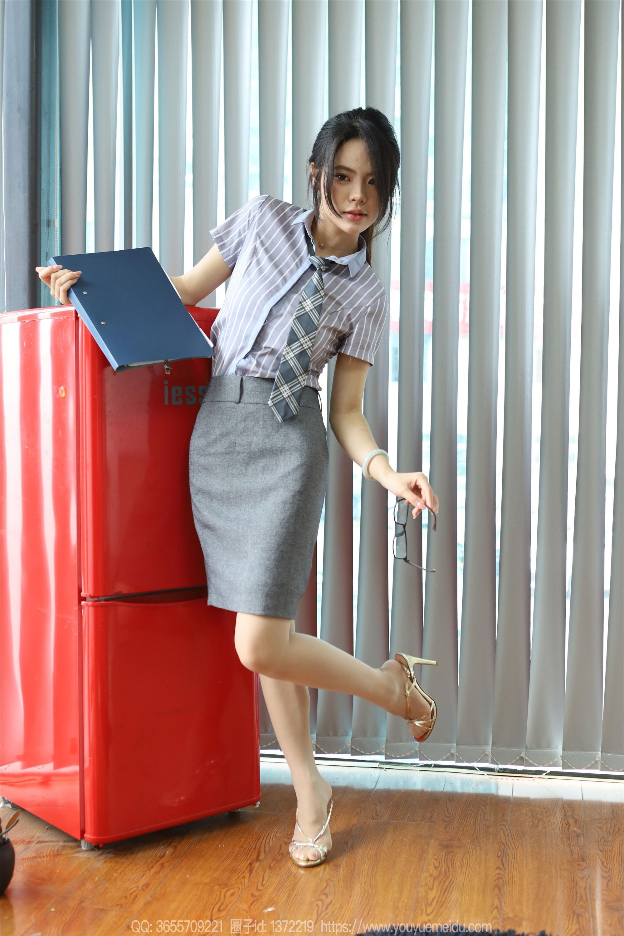 IESS异思趣向  2024.06.13 丝享家 1767 兔兔《职场小妹》